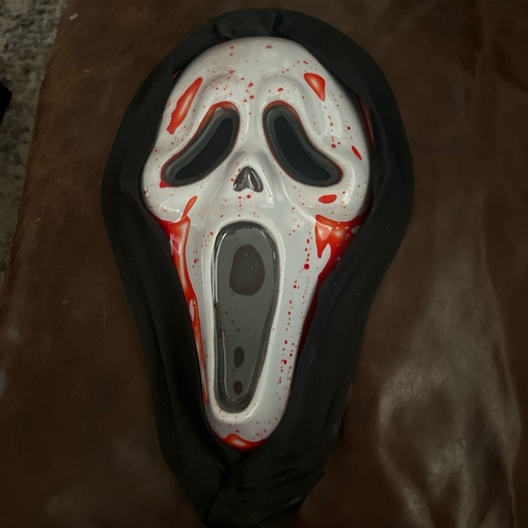 Ghost Face Mask with Blood Effect - Picture 2 of 8
